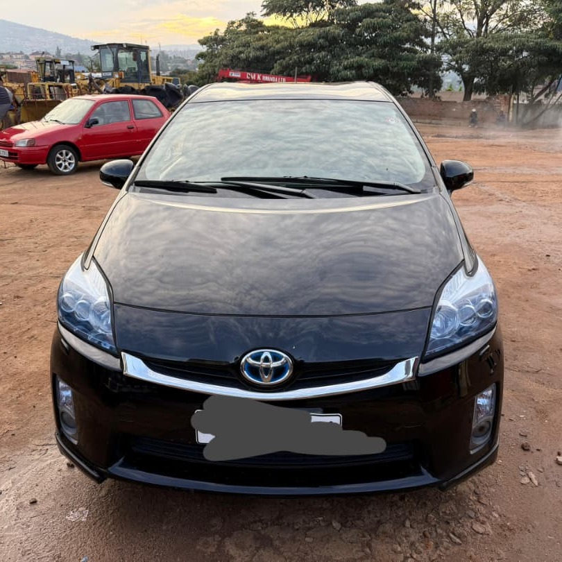 TOYOTA PRIUS – 2011 (AUTOMATIC / HYBRID) FOR SALE 7,000,000 RWF
